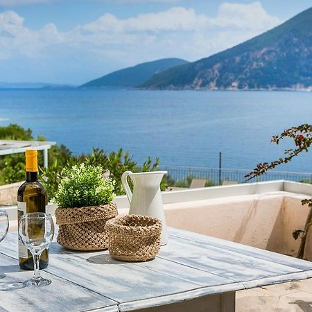 Martini Waterfront Suites Fiskardo Bagian luar foto
