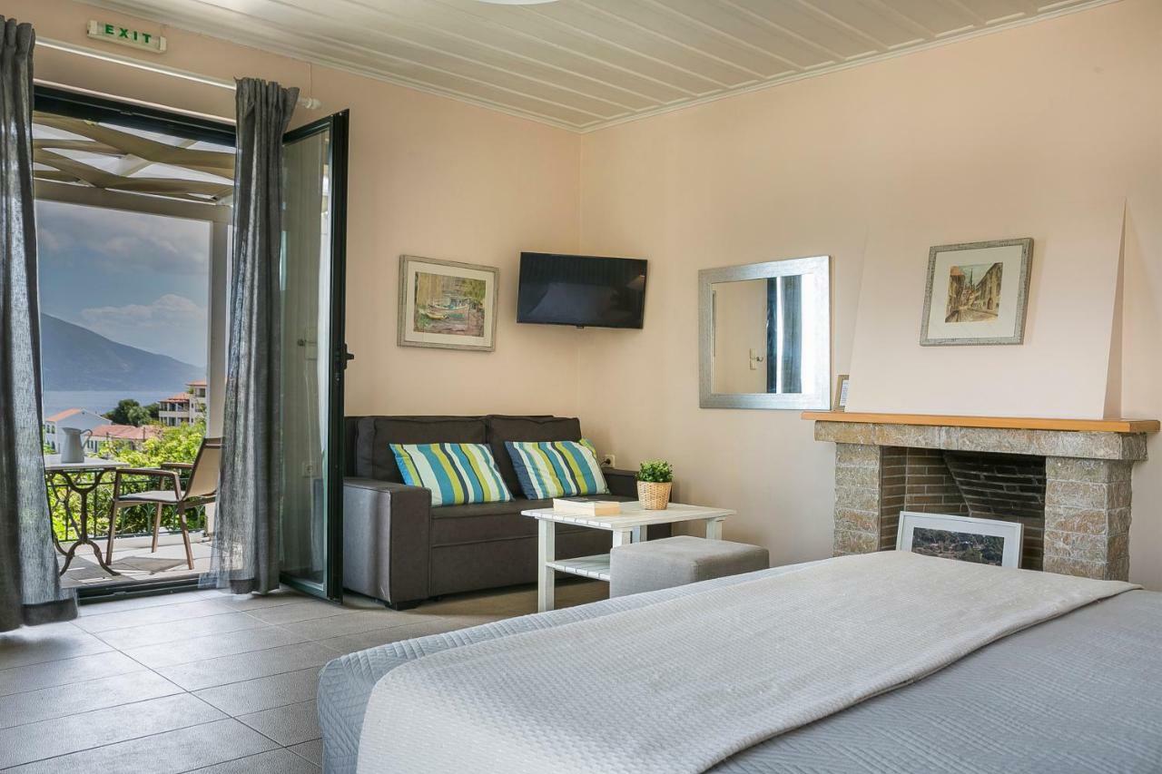 Martini Waterfront Suites Fiskardo Bagian luar foto