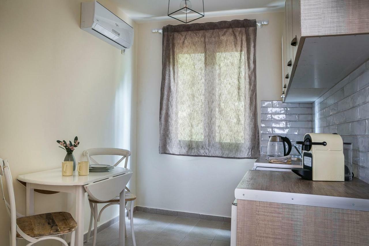 Martini Waterfront Suites Fiskardo Bagian luar foto