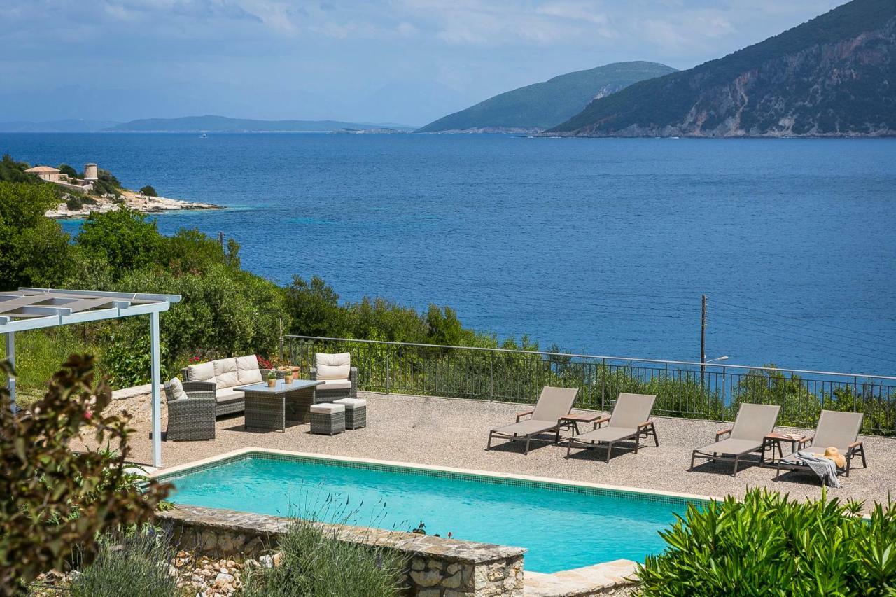 Martini Waterfront Suites Fiskardo Bagian luar foto