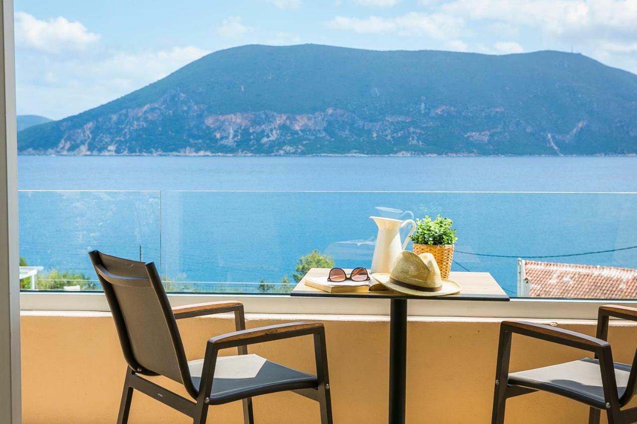 Martini Waterfront Suites Fiskardo Bagian luar foto