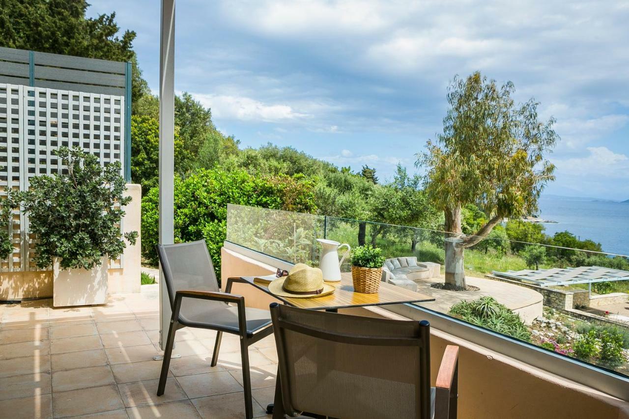 Martini Waterfront Suites Fiskardo Bagian luar foto