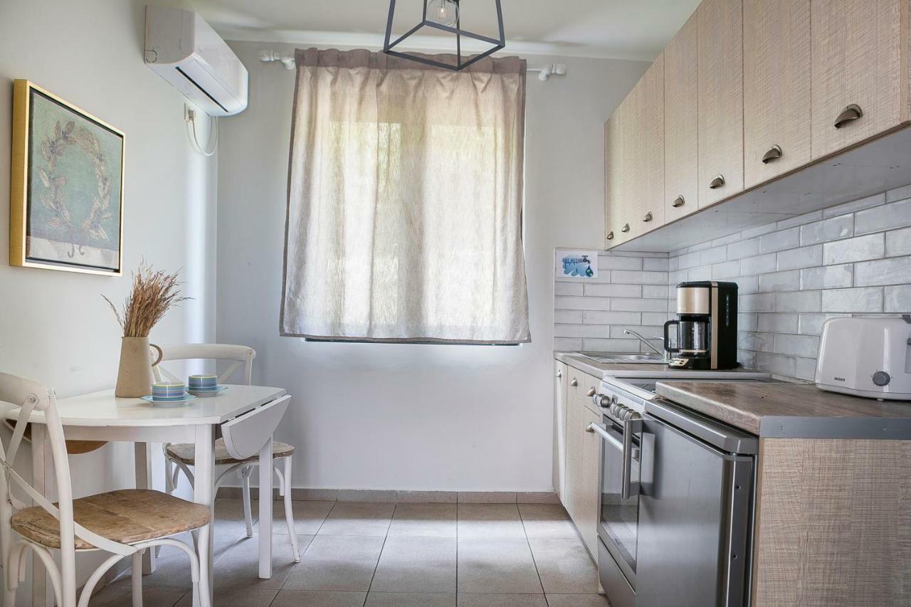 Martini Waterfront Suites Fiskardo Bagian luar foto