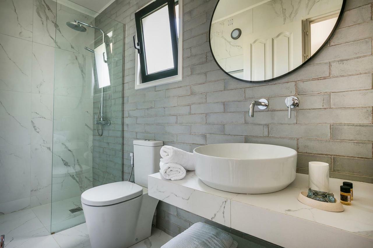 Martini Waterfront Suites Fiskardo Bagian luar foto