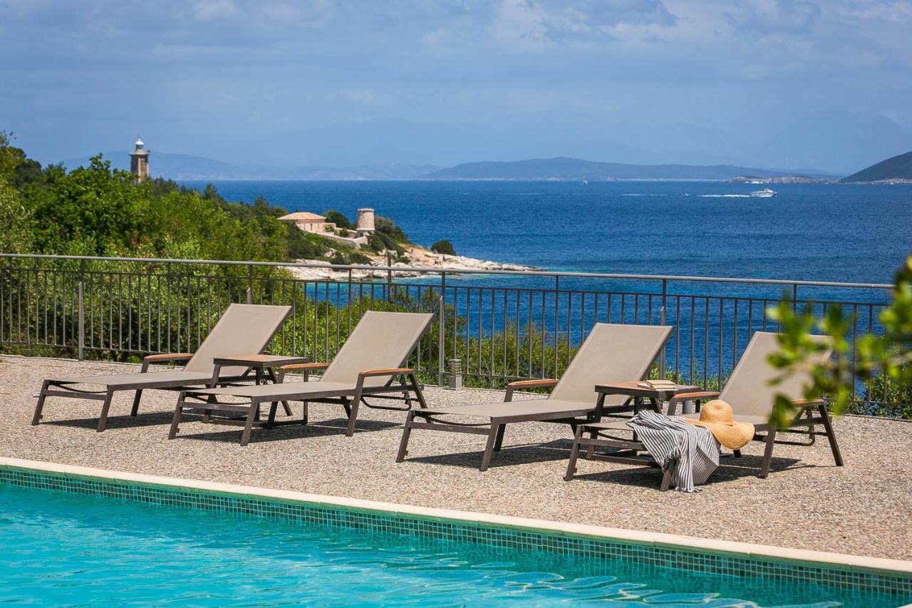 Martini Waterfront Suites Fiskardo Bagian luar foto