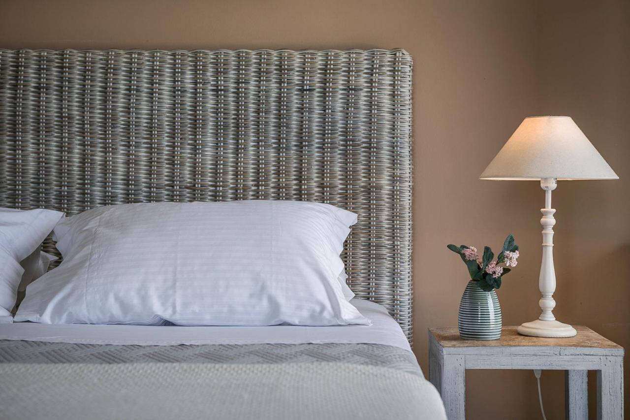 Martini Waterfront Suites Fiskardo Bagian luar foto